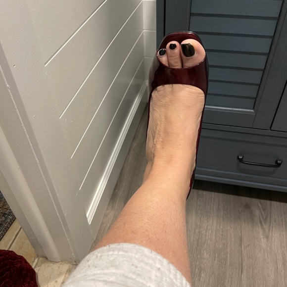 BCBGeneration cherry red open toe heel - Picture 6 of 6